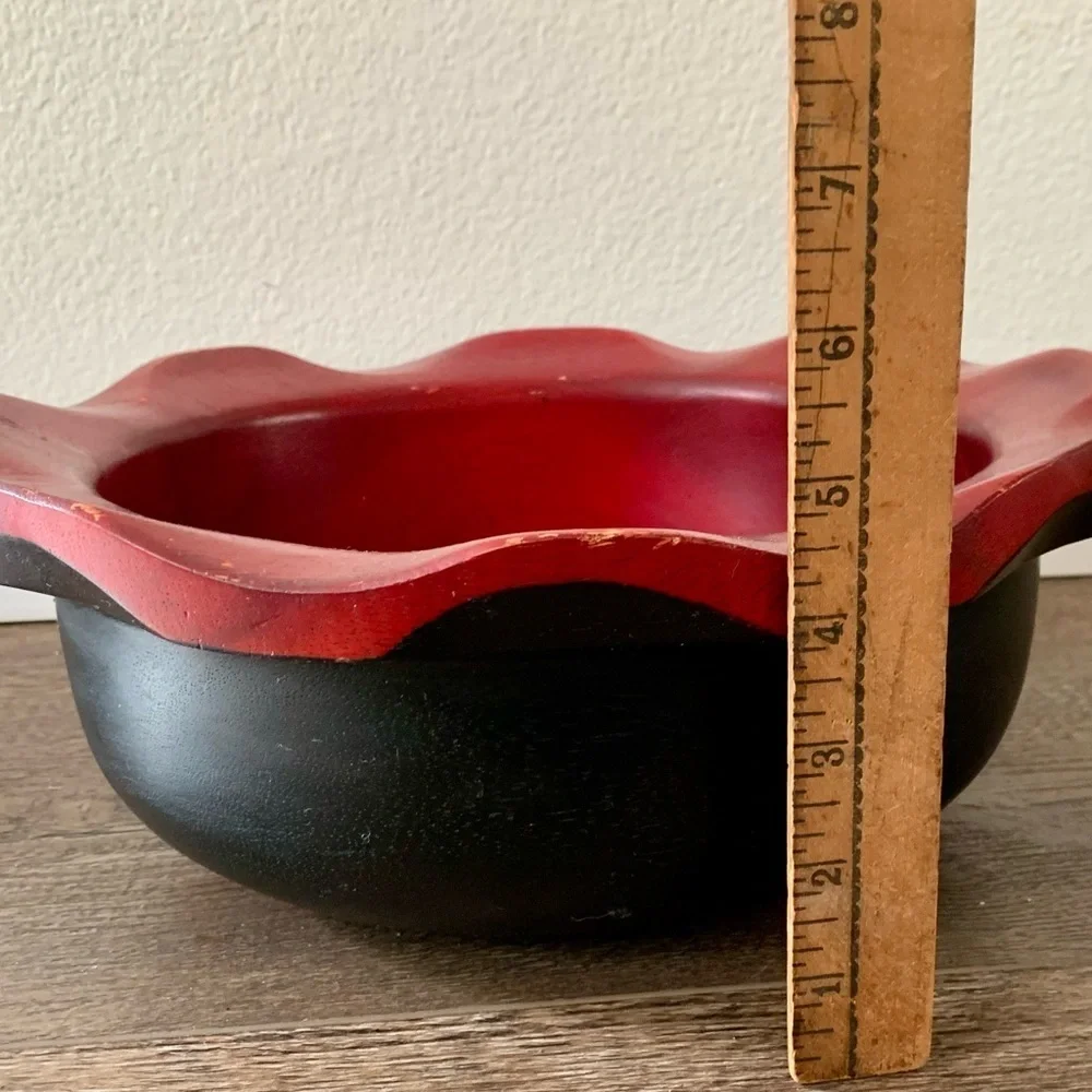 Set of 2 wooden bowls